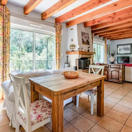 Maison Romantique Dans Les Bois Casa de Férias *
